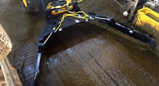 Adjustable Manure Scraper